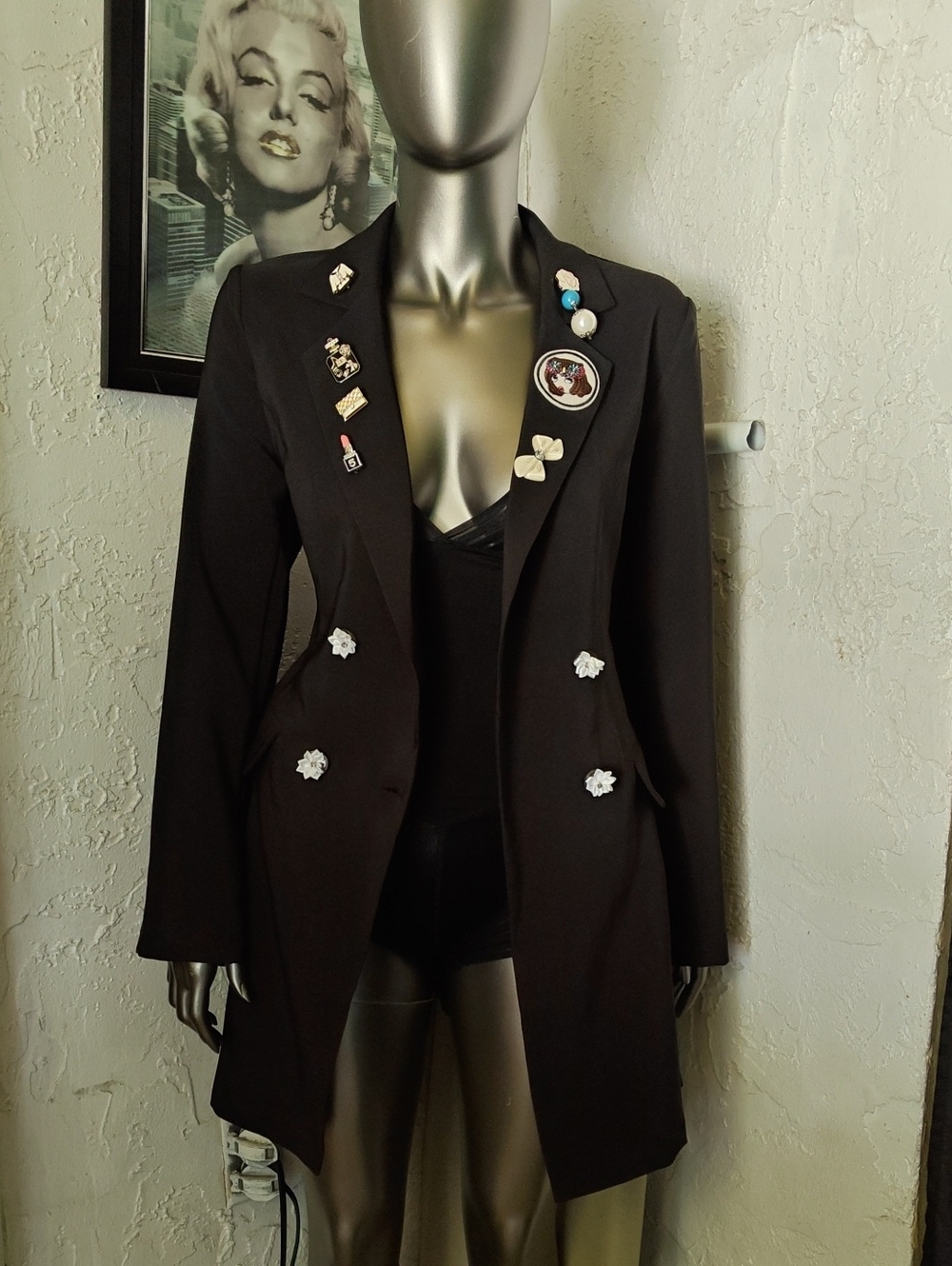 Blazer Mini Dress With Brooches - Picture 6 of 6